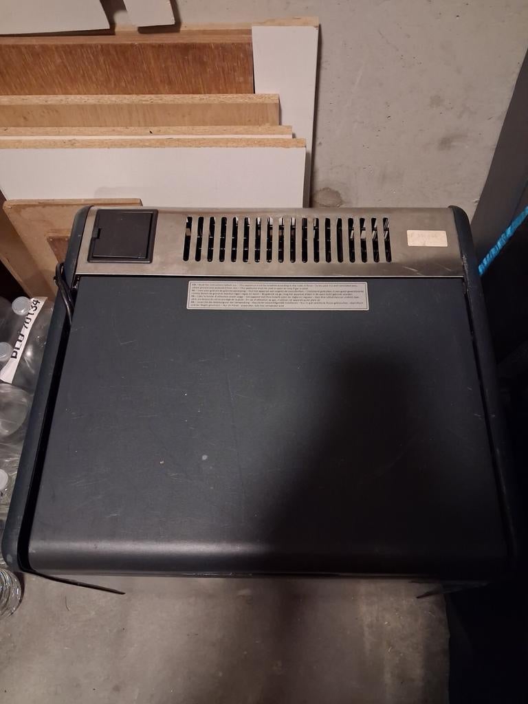 Voor de knutselaar een Tristar koelbox met 220V en 12V., Ophalen of Verzenden, Elektrisch