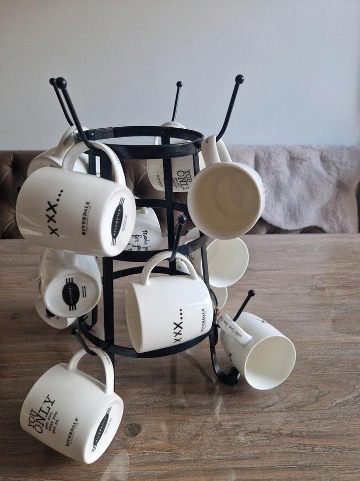Riverdale mokkenrek met riverdale mokken, Huis en Inrichting, Keuken | Servies, Ophalen