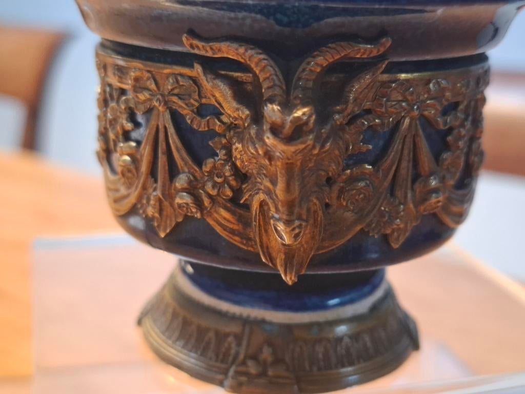 Zout kuipje met vergulde(bok) van bronsq, Ophalen