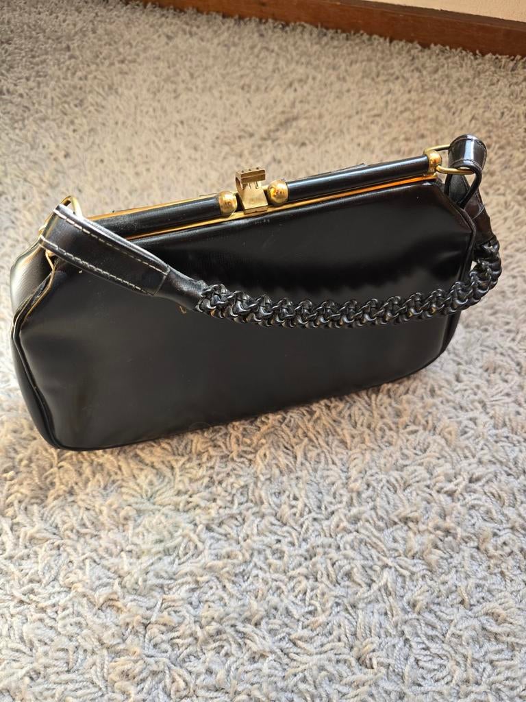 Vintage Zwarte Handtas met Goudkleurige Knipsluiting, Sieraden, Tassen en Uiterlijk, Tassen | Damestassen, Ophalen of Verzenden