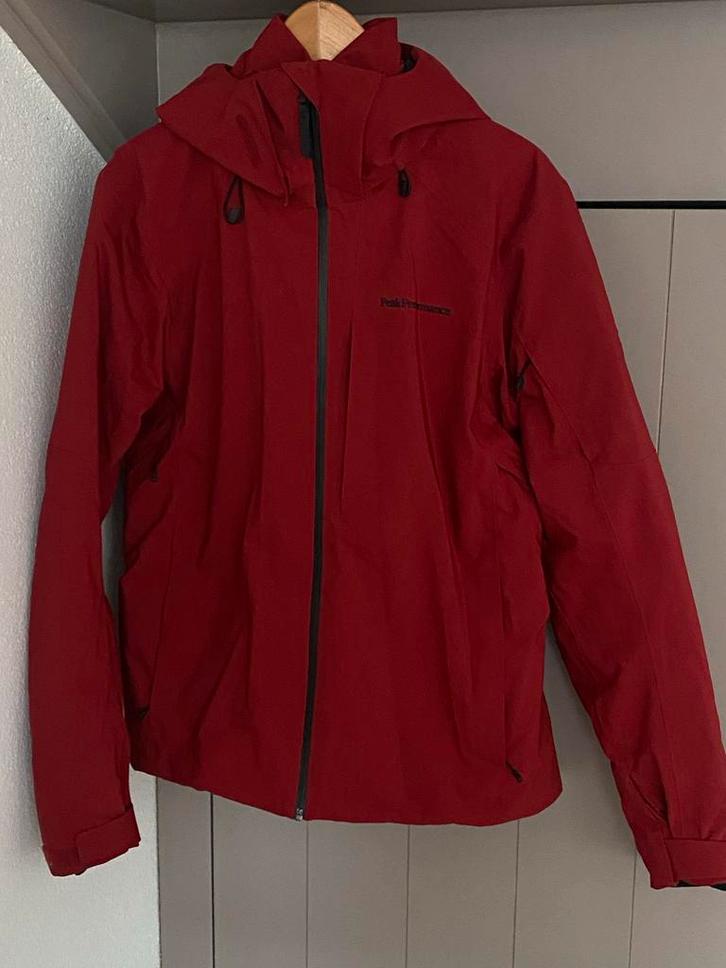 Peak Performance ski Jas - Maat M - Rood, Kleding | Heren, Wintersportkleding, Zo goed als nieuw, Jack, Ophalen of Verzenden