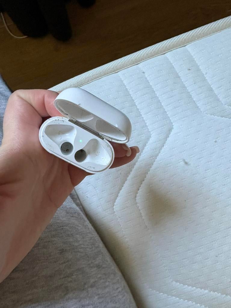 Airpods case ZONDER OORTJES!, Ophalen, Gebruikt, Bluetooth