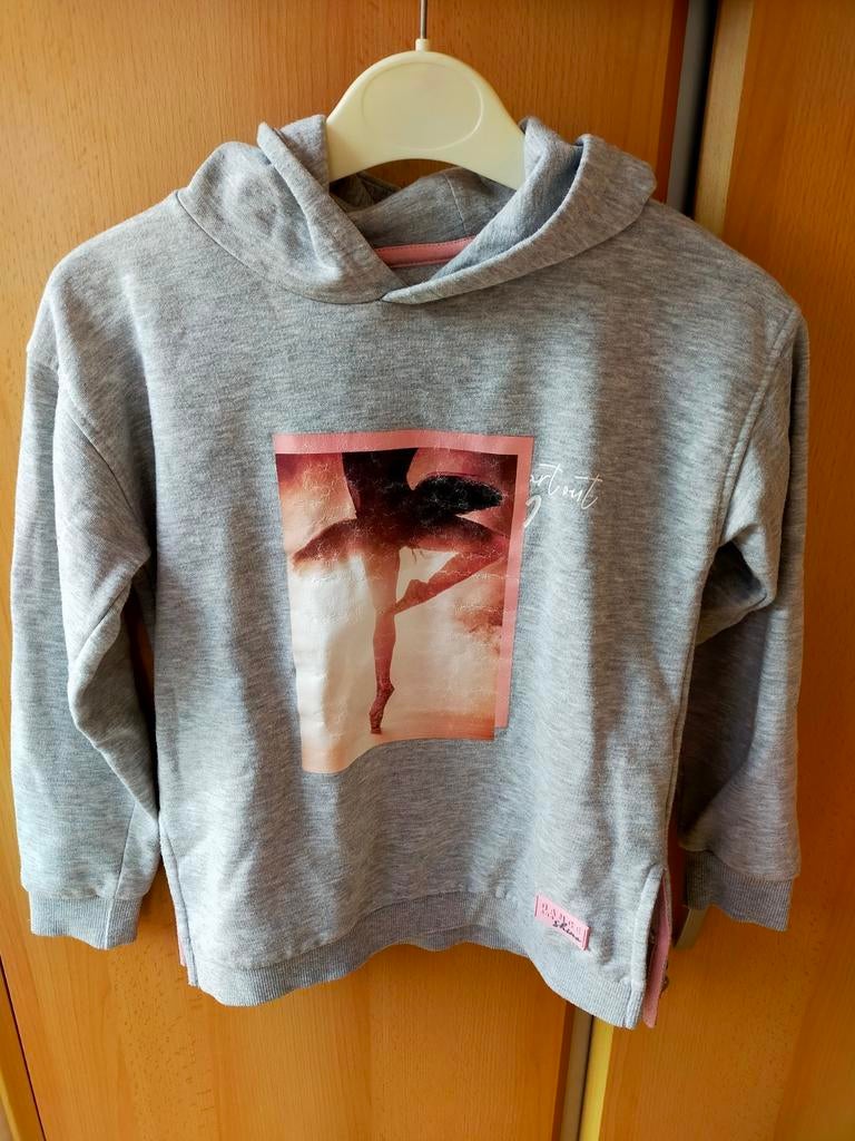 Sweater maat 140. Primark, Kinderen en Baby's, Kinderkleding | Maat 140, Meisje, Trui of Vest, Ophalen of Verzenden, Zo goed als nieuw