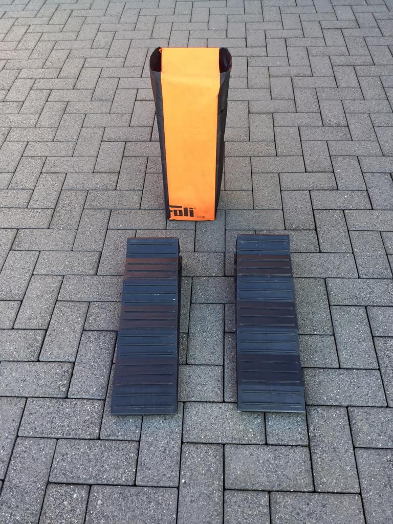 Froli oprijblokken voor camper zwart, Ophalen, Zo goed als nieuw