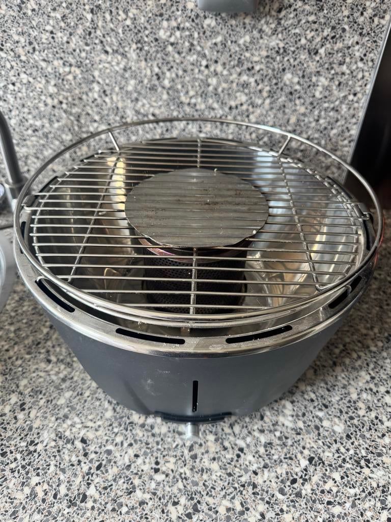 Intratuin tafel barbecue met ventilator, Ophalen, Zo goed als nieuw