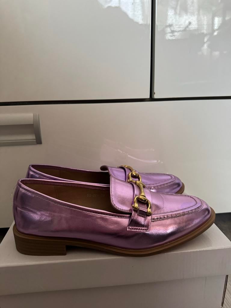Metallic paarse instappers Lucky shoes maat 39, Kleding | Dames, Schoenen, Overige kleuren, Instappers, Ophalen of Verzenden, Zo goed als nieuw