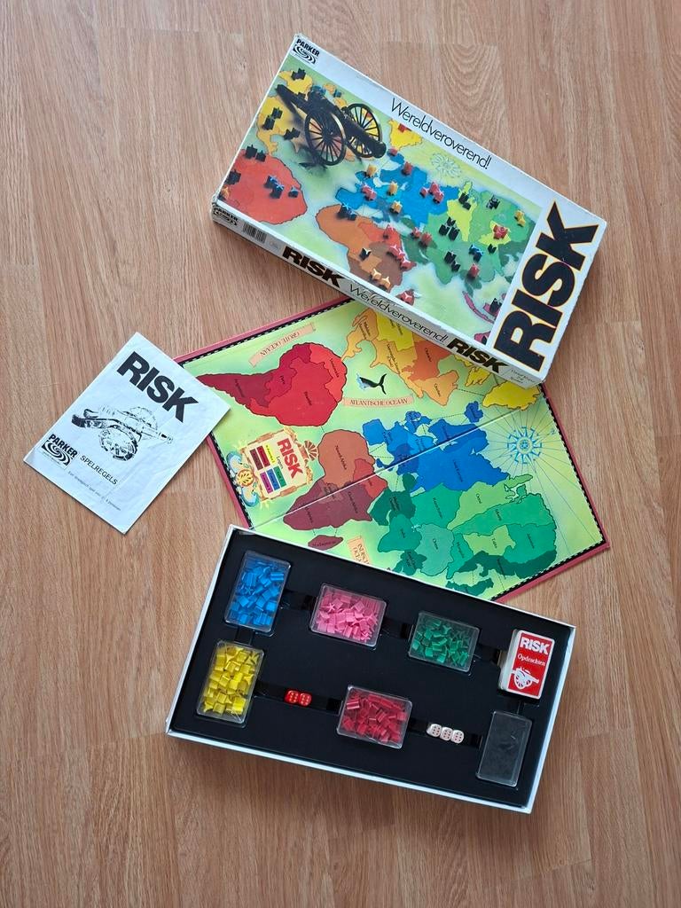RISK spel witte doos, Hobby en Vrije tijd, Gezelschapsspellen | Bordspellen, Ophalen of Verzenden