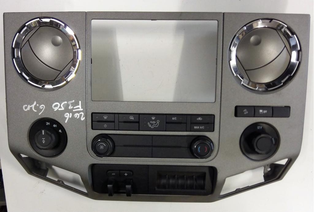Ford F350 dashboard center paneel 2013-2016, Gebruikt, Ford motor company, Ford USA, P.O. Box 6248, Dearborn, MI 48126