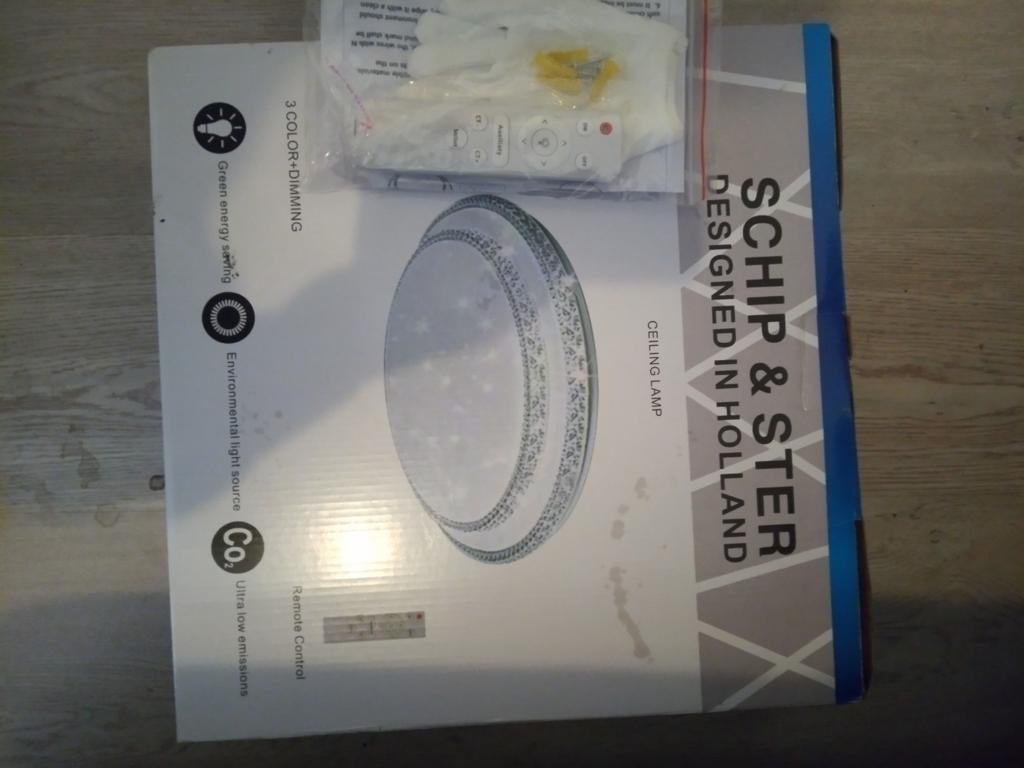 Plafondlamp met afstandsbediening, Huis en Inrichting, Lampen | Plafondlampen, Ophalen