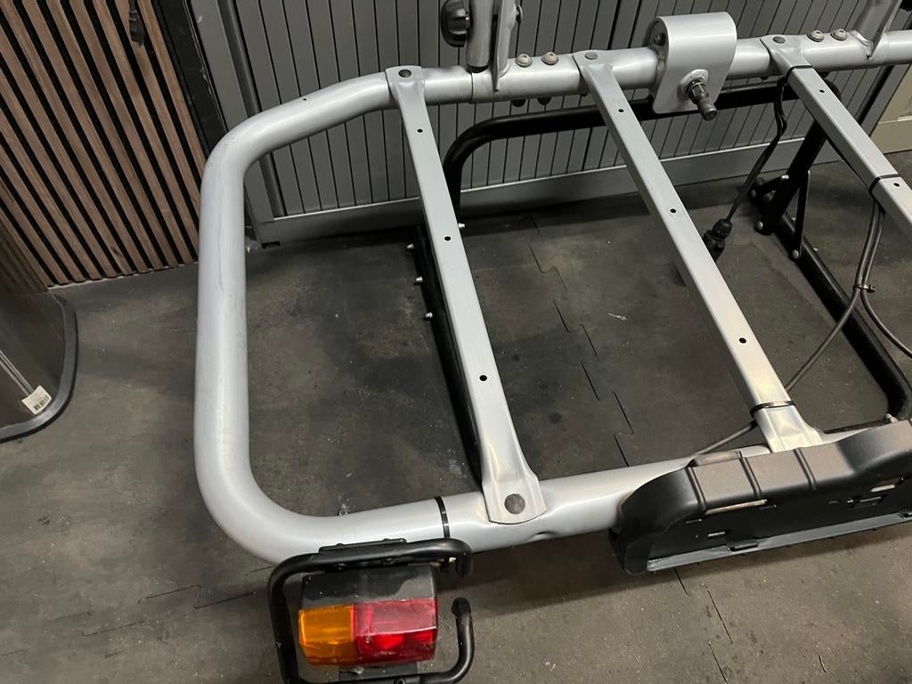 Thule easybase platform fiestendrager, Auto diversen, 3 fietsen of meer, Gebruikt, Brede banden, Achterklepdrager