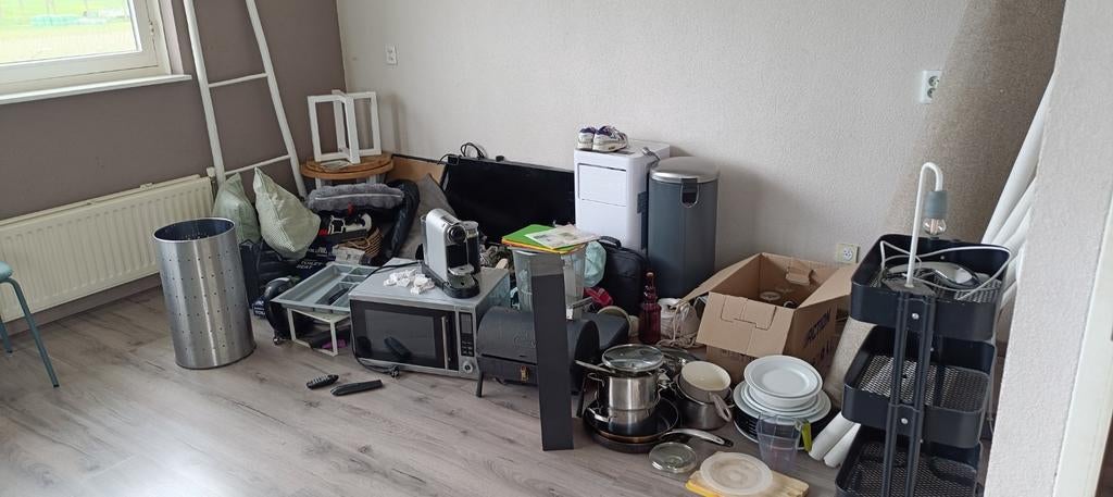 Verscheidene spullen wegens verhuizing weg =weg!, Ophalen of Verzenden