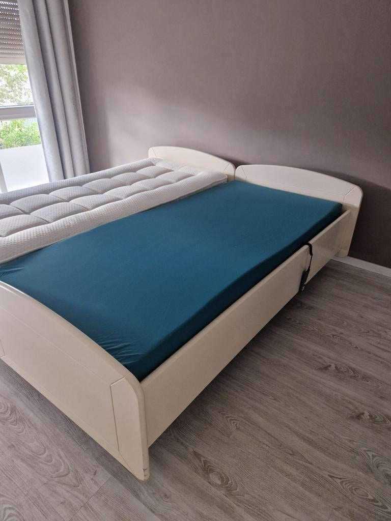 Compleet bed 2.10 x 1.80 met elektrische Auping spiralen, Ophalen