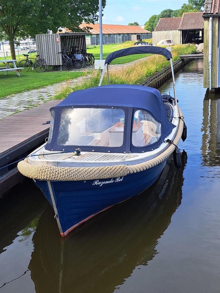 Ruime spiegelsloep 650 met boegschroef en toilet, Watersport en Boten, Sloepen, Ophalen, 10 tot 30 pk, Gebruikt, Binnenboordmotor