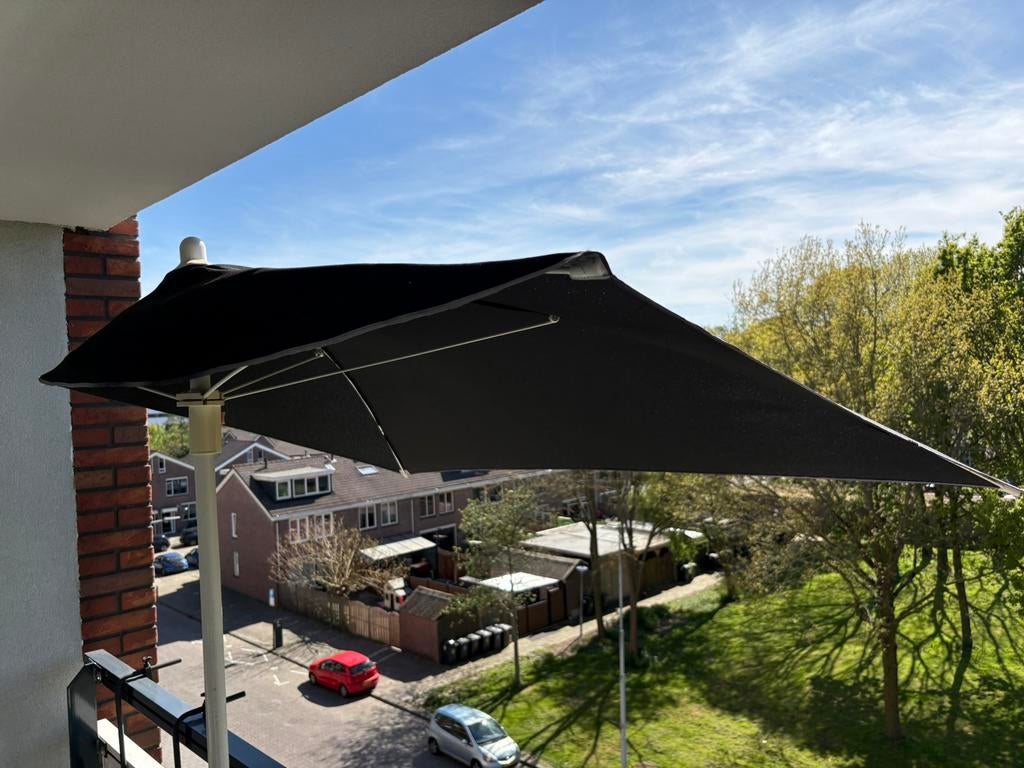 Halve balkonparasol met stenen voet – ideaal voor balkon, Ophalen of Verzenden, Parasolvoet, Minder dan 1 meter, Verstelbaar
