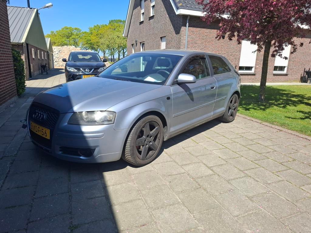 Audi A3 1.6 85KW defect, Auto's, Voorwielaandrijving, 15 km/l, 115 pk, 57 €/maand