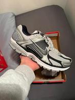 Nike Zoom Vomero 5 Zilver Zwart - Maat 46, Zwart, Nieuw, Ophalen of Verzenden, Sneakers of Gympen