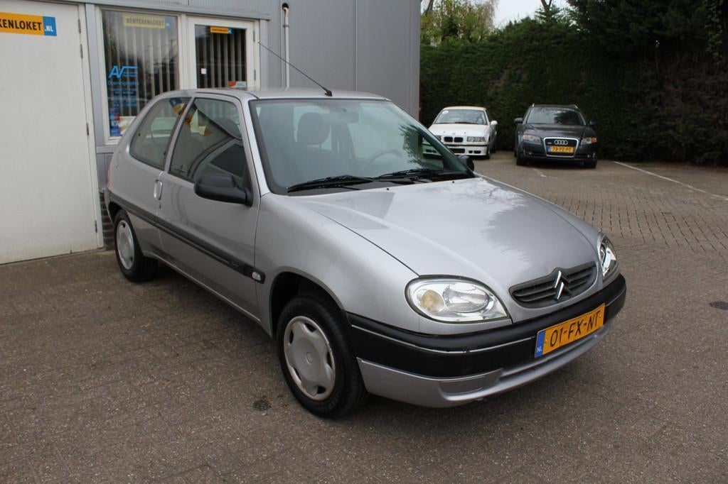 Citroen Saxo 1.4i SX Automaat Elektr raam Laag Km Apk, Auto's, Citroën, Stof, Zwart, 4 cilinders, Origineel Nederlands