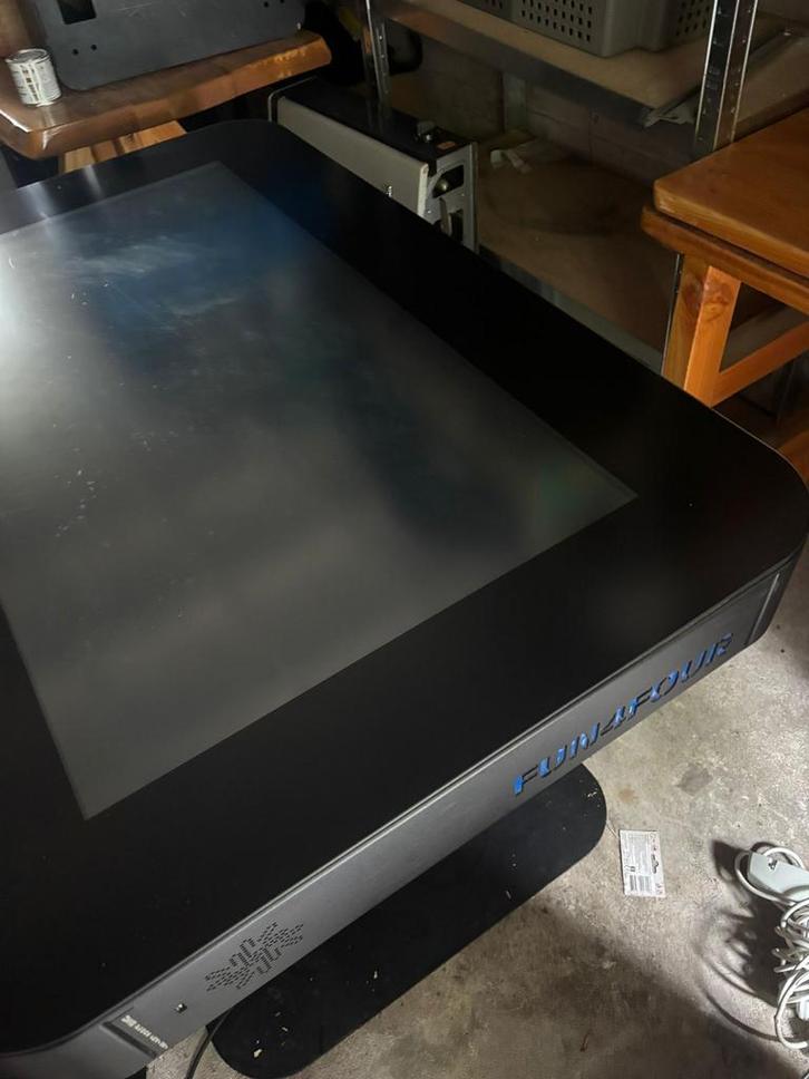 FUN4FOUR Interactieve Speeltafel - Entertainment Systeem, Hobby en Vrije tijd, Gezelschapsspellen | Overige, Gebruikt, Drie of vier spelers