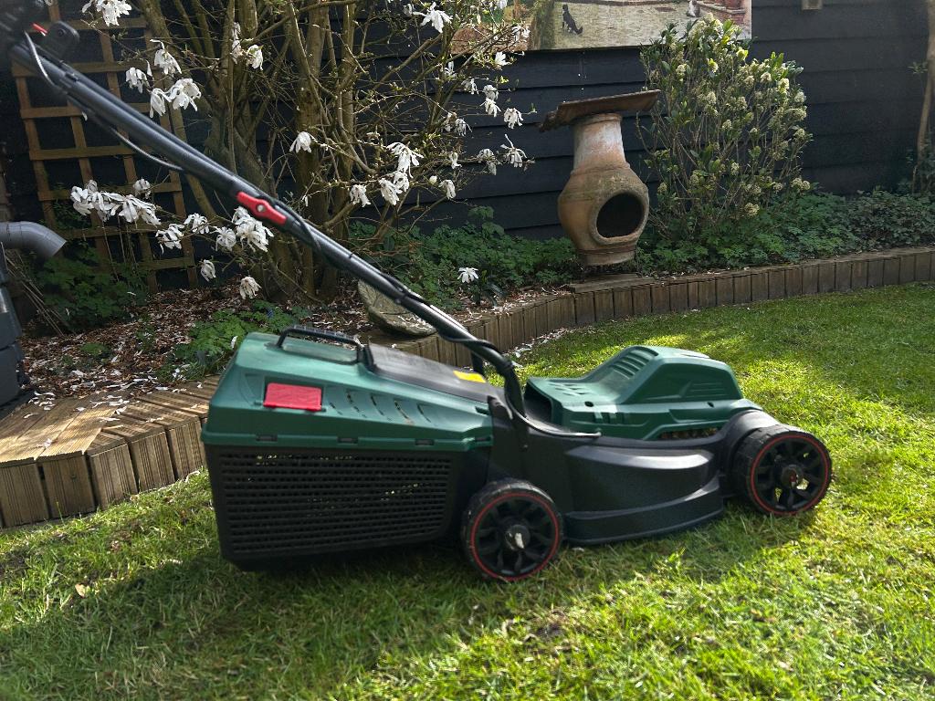 Te Koop  Prima Parkside Grasmaaier, Tuin en Terras, Grasmaaiers, Ophalen, Cirkelmaaier, Elektrische grasmaaier, 30 t/m 39 cm