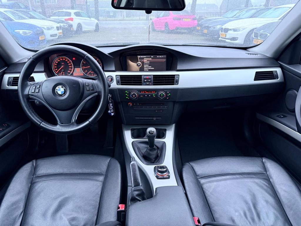 BMW 3-serie Coupé 320i Corporate Lease|Nieuwe Ketting|Cruis, Auto's, Euro 5, Zwart, 4 cilinders, 4 stoelen