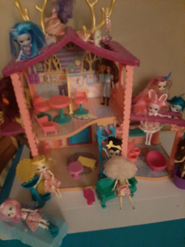 Poppen huis serie van tv ongeveer 20 poppen, Ophalen, Poppenhuis