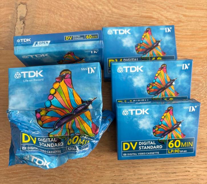 TDK Mini DV Tapes - 60 minuten - nog 4 tapes, Audio, Tv en Foto, Videocamera's Digitaal, Nieuw, Band, Disc of Geheugen, Mini dv