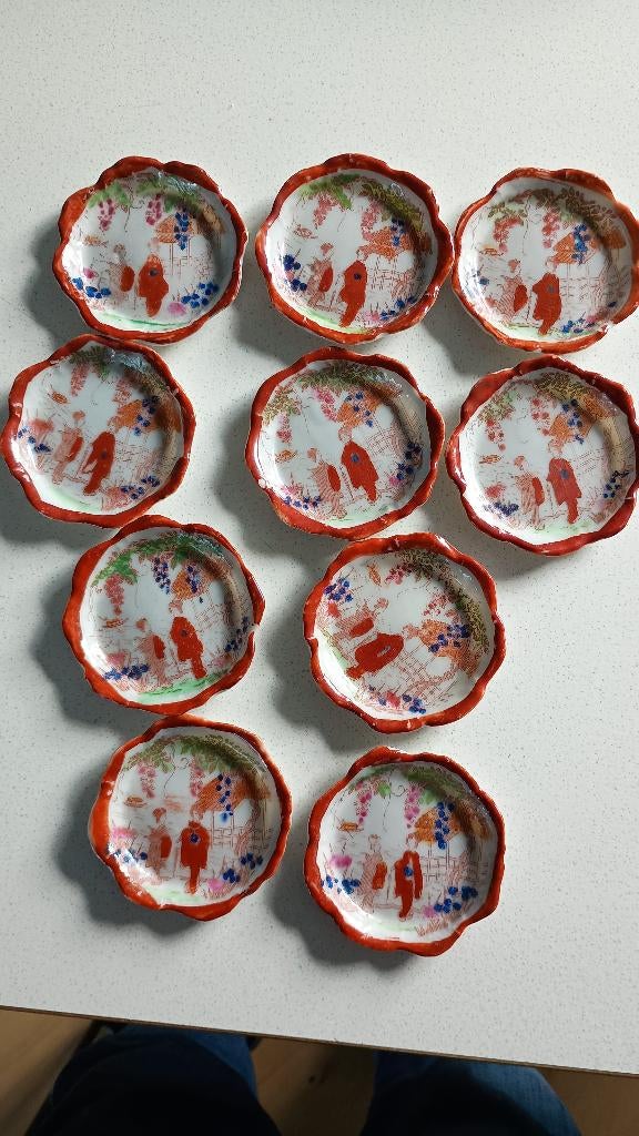 10 porseleinen onderzetter handbeschilderd in originele box, Antiek en Kunst, Antiek | Porselein, Ophalen