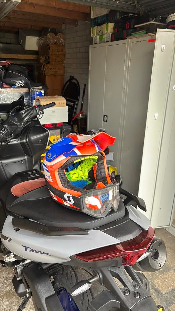 Falcon cross helm, Ophalen of Verzenden, Zo goed als nieuw