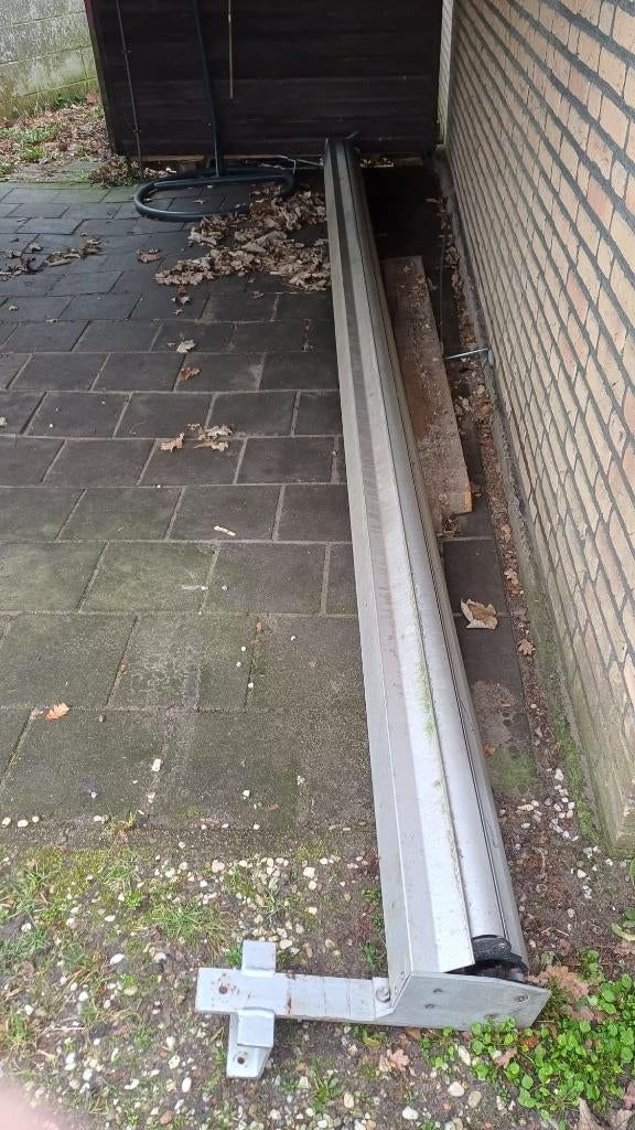 Zonnescherm / knikarmscherm 5 meter breed – uitval 2,5 meter, Tuin en Terras, Zonneschermen, Ophalen, Gebruikt, 450 cm of meer