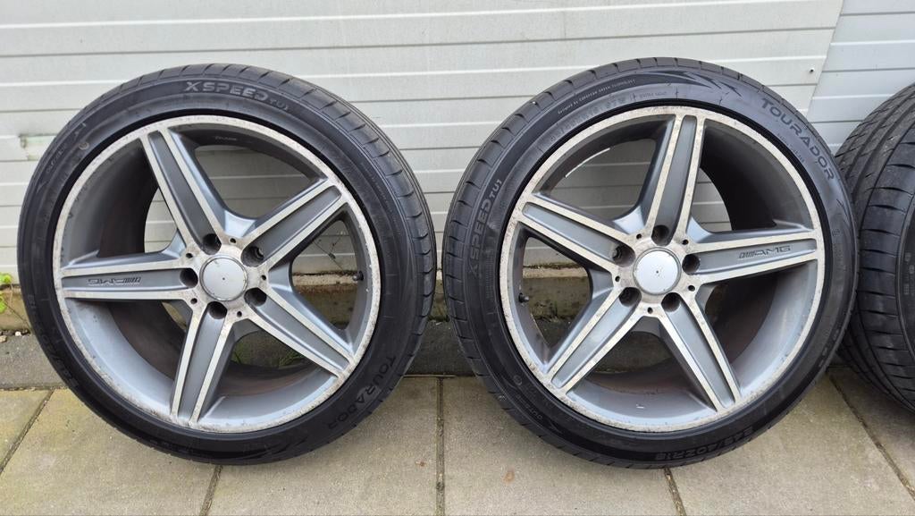Velgen met bijna nieuwe banden 112 18 inch 245/40/18, Auto-onderdelen, Banden en Velgen, Ophalen, 18 inch, 245 mm, Band(en)