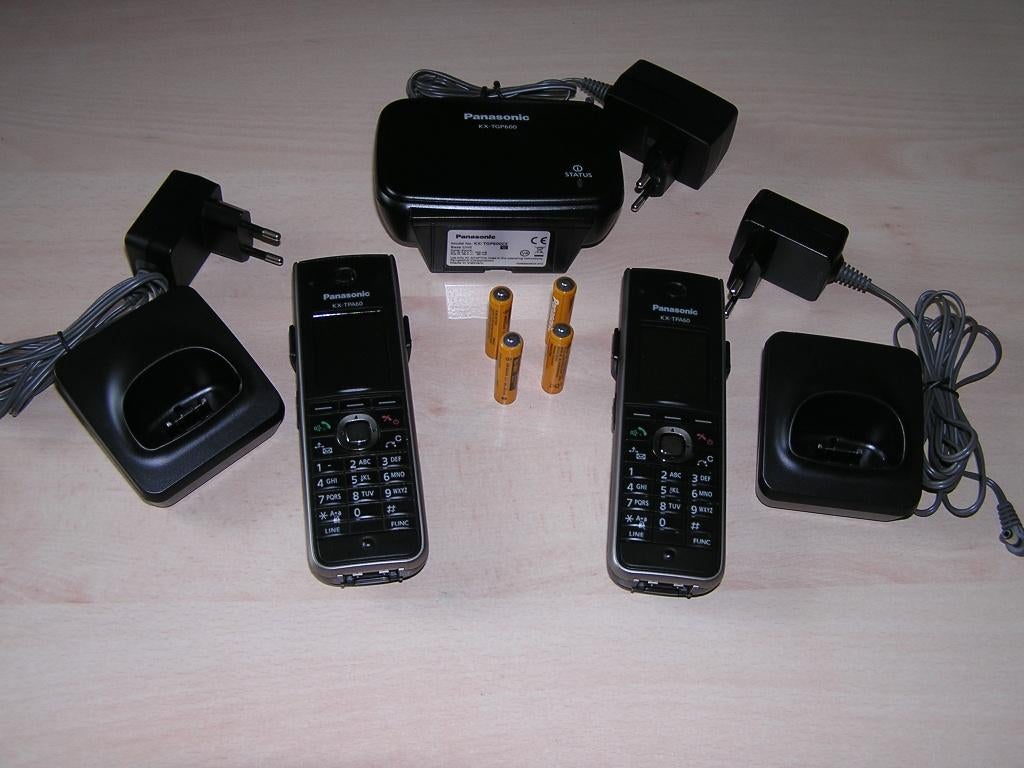 Panasonic KX-TPG600 Base en 2x KX-TPA60 Handset SIP DECT, Verzenden, Gebruikt, 2 handsets