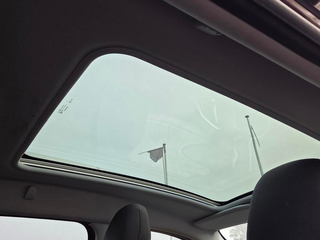 Peugeot 2008 1.2 PureTech Blue Lease Executive-PANO-AUTOMAAT, 450 kg, Euro 6, 1199 cc, Bruin