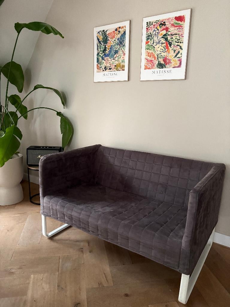 IKEA Knopparp 2-zits bank grijs – nette staat, compact model, Huis en Inrichting, Banken | Bankstellen, Gebruikt, Rechte bank