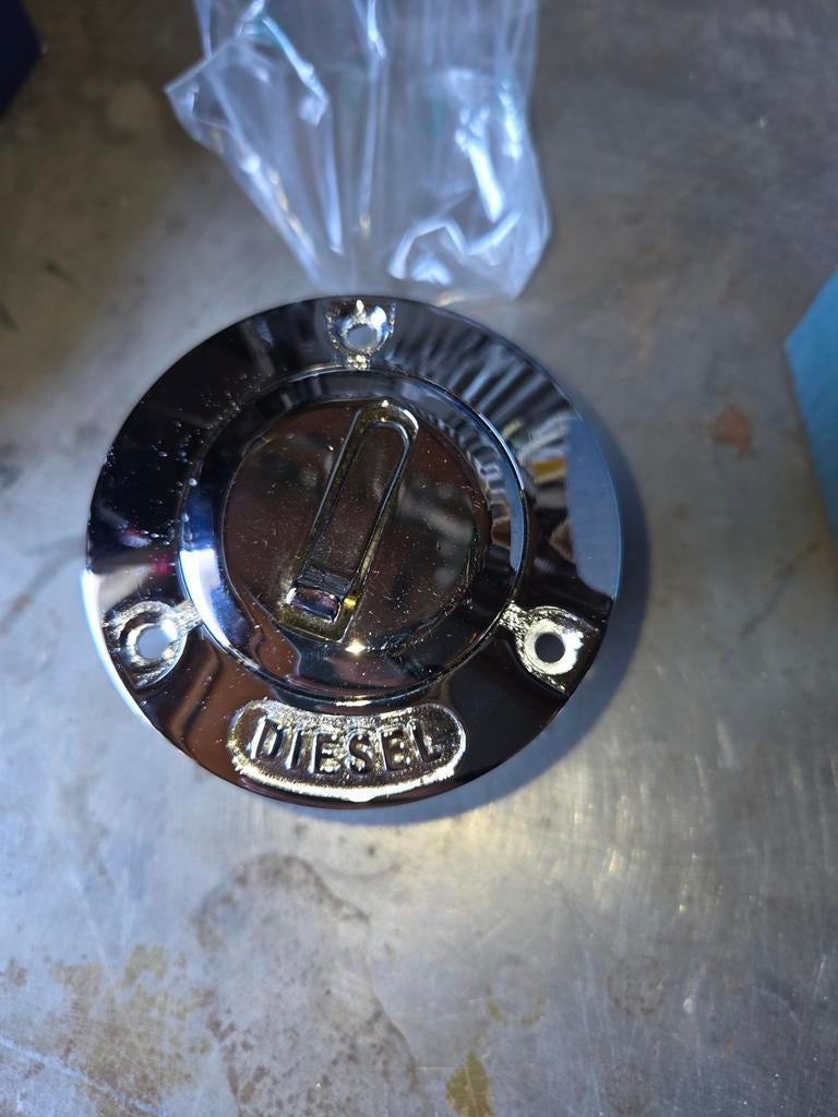 Nieuwe dekvuldop messing verchroomd diesel, Ophalen of Verzenden, Nieuw, Motor en Techniek