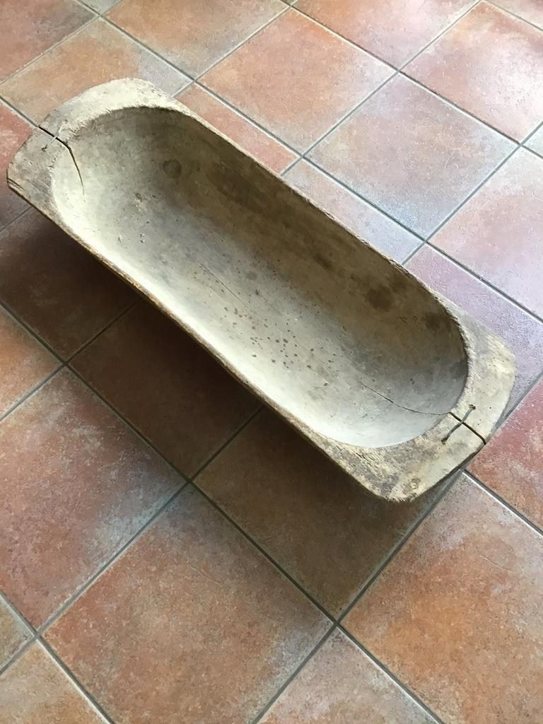Oude houten trog, Ophalen