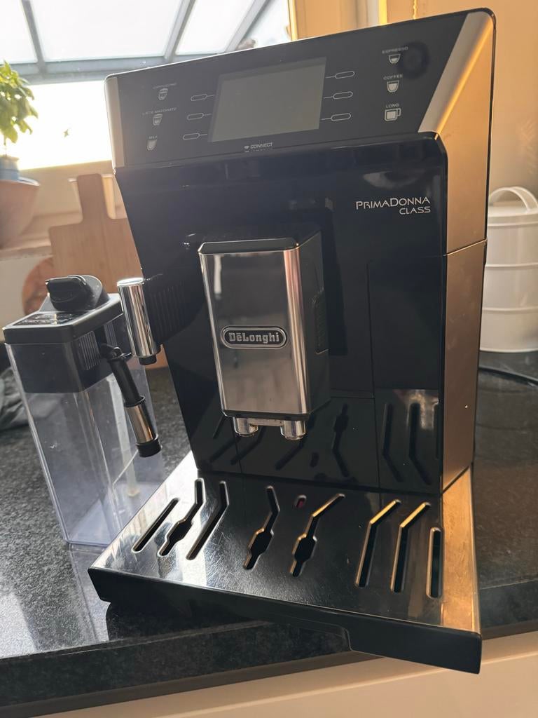 De'Longhi PrimaDonna Class ECAM556.55 Koffiemachine, Witgoed en Apparatuur, Koffiezetapparaten, Ophalen, Afneembaar waterreservoir