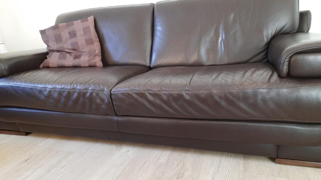 Natuzzi Dallas 2277 3-zits bank in leder Status 25CC brown, Ophalen, Driepersoons, Zo goed als nieuw, Rechte bank