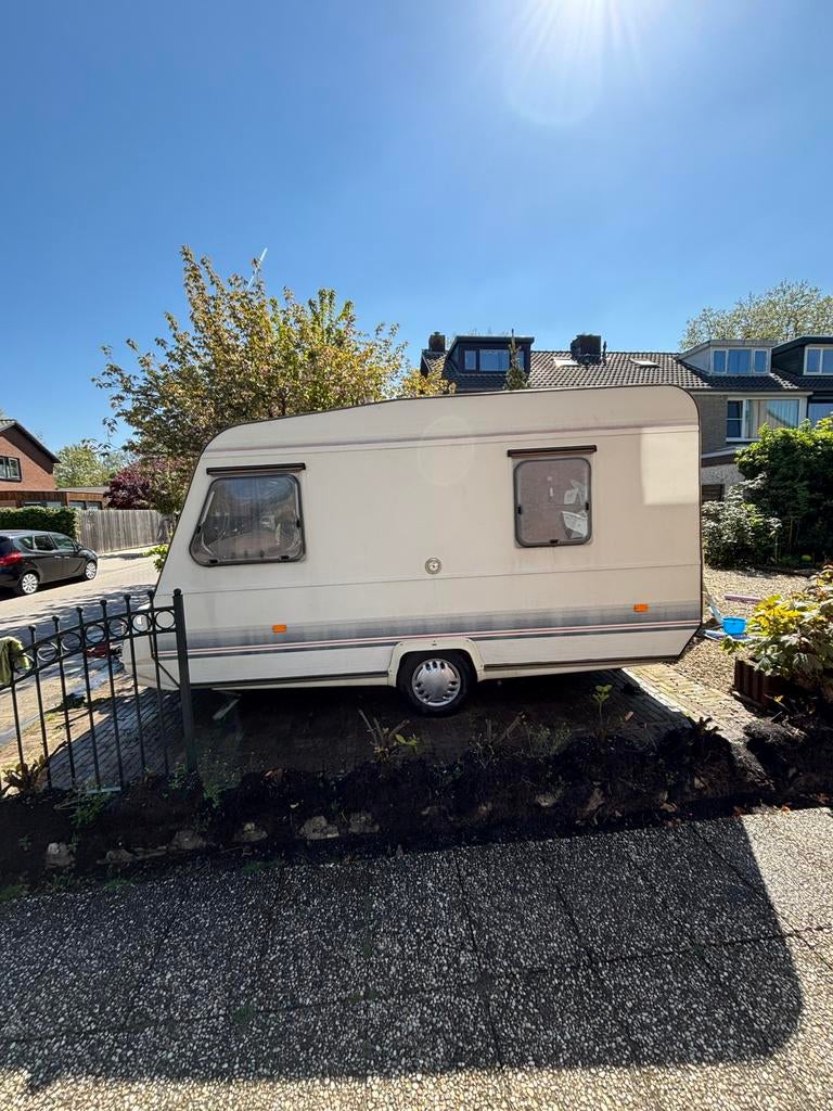 Adria Linea Caravan met stapelbed, ideaal voor jong gezin, Stapelbed, Rondzit, Adria, Tot en met 4