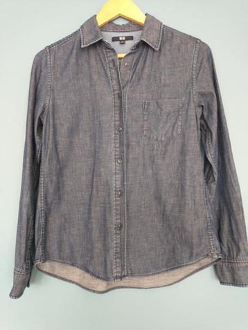 Soepele spijkerblouse van Uniqlo Maat S beschikbaar voor biedingen
