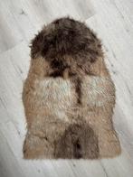 Schapenvacht nep + 1 kleine schapenvacht, Ophalen of Verzenden, Gebruikt