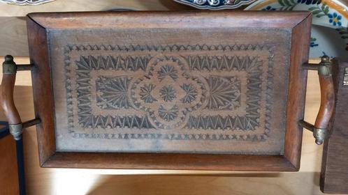 Houten Dienblad kerfsnede handvatten glasplaatje, Antiek en Kunst, Antiek | Woonaccessoires, Ophalen of Verzenden
