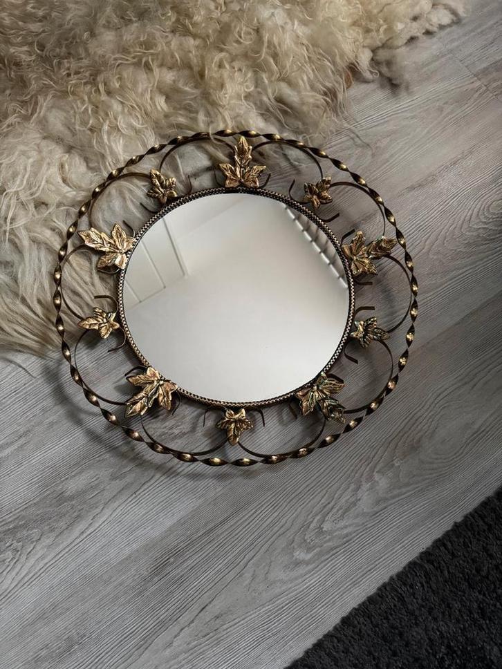 Ronde vintage gedecoreerde spiegel, Huis en Inrichting, Woonaccessoires | Spiegels, Rond, Ophalen of Verzenden