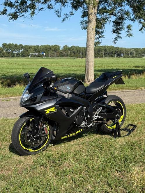 Suzuki GSX-R 750 K7 Zwart/Grijs/Geel | Veel opties | 140pk, Motoren, Motoren | Suzuki, Particulier, Super Sport, meer dan 35 kW