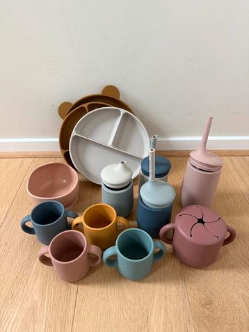 Mix kinderservies Liewood, Mushie & overig beschikbaar voor biedingen