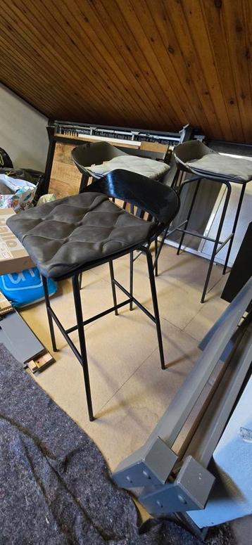 Barkruk barstoel zwart grijs ongebruikt. Wordt nog schoon ge beschikbaar voor biedingen