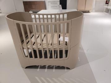 Leander Classic Babybed - Cappuccino beschikbaar voor biedingen