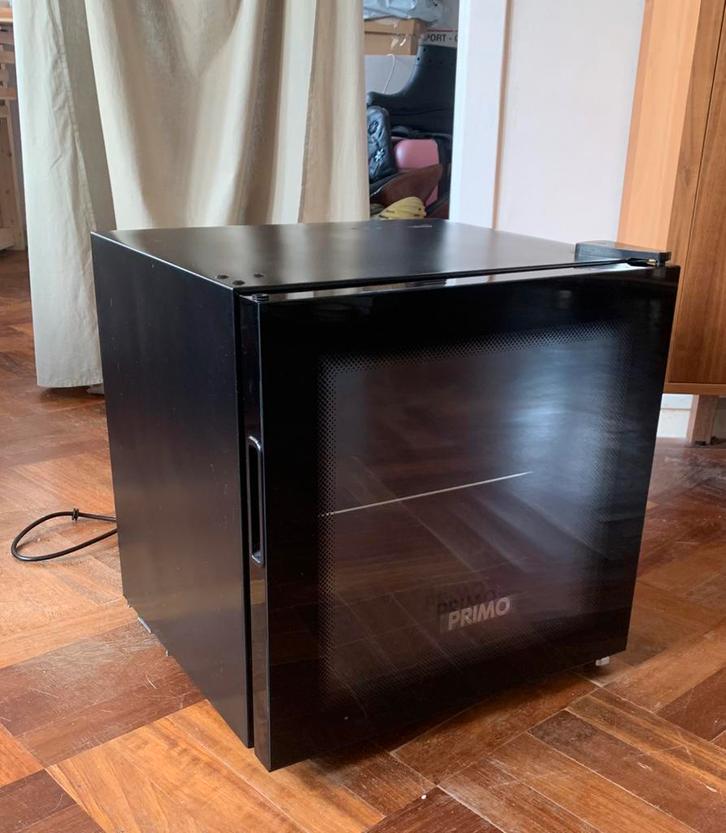PRIMO mini koelkast, Witgoed en Apparatuur, Koelkasten en IJskasten, Zo goed als nieuw, Zonder vriesvak, Minder dan 75 liter, Minder dan 85 cm