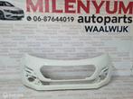 PEUGEOT 107 VOORBUMPER NIEUW (2012-2014) KWD, Voor, Nieuw, Ophalen of Verzenden, Bumper