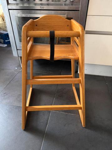 2 x Houten kinderstoel en 1 stoelverkleiner te koop beschikbaar voor biedingen