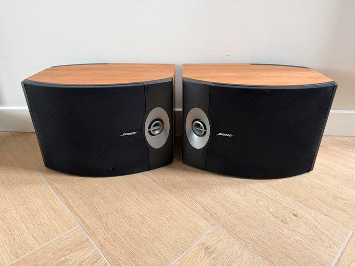 2x Bose 301 5 serie luidsprekers/ Speakers houtlook, Audio, Tv en Foto, Luidsprekers, Zo goed als nieuw, Front, Rear of Stereo speakers